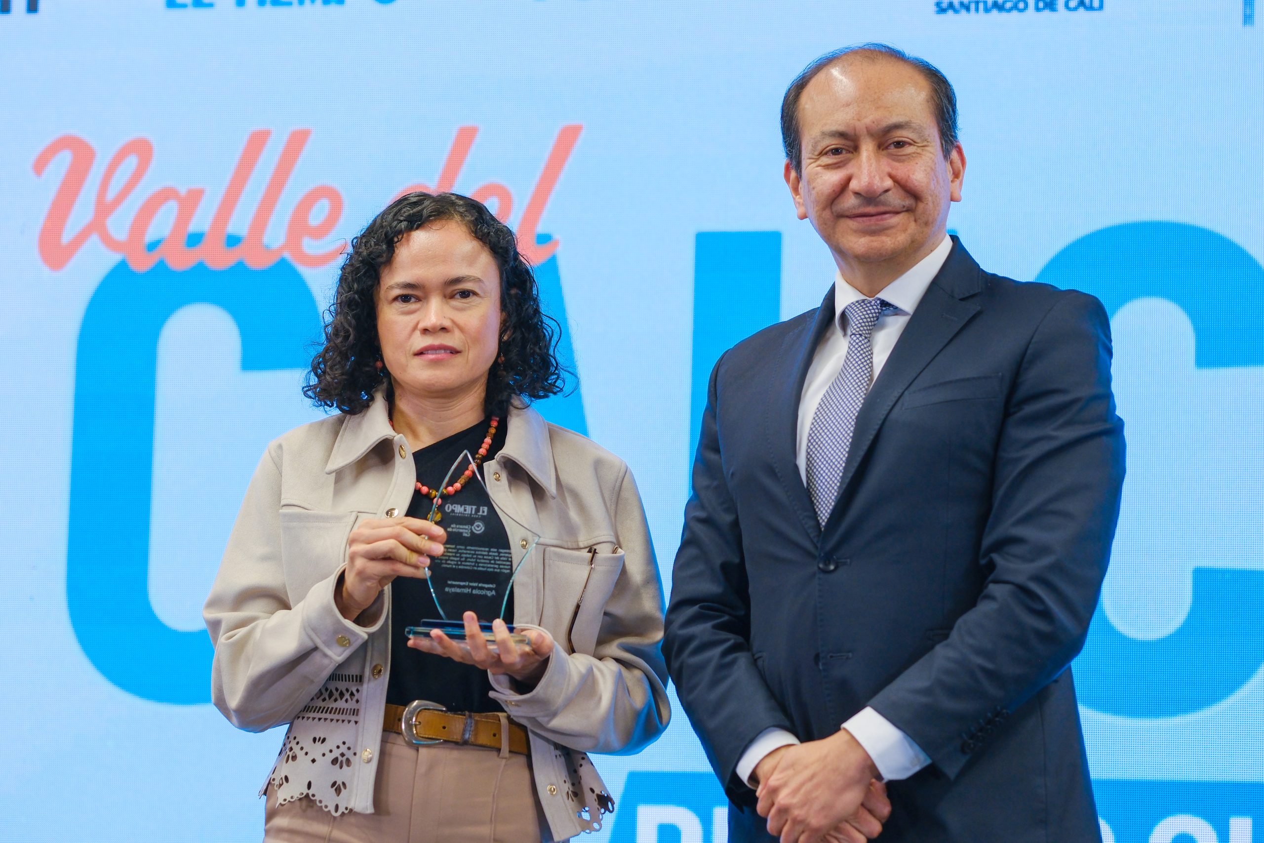En la foto: María Isabel Rodríguez de Agrícola Himalaya y Andrés Mompotes de Casa Editorial El Tiempo